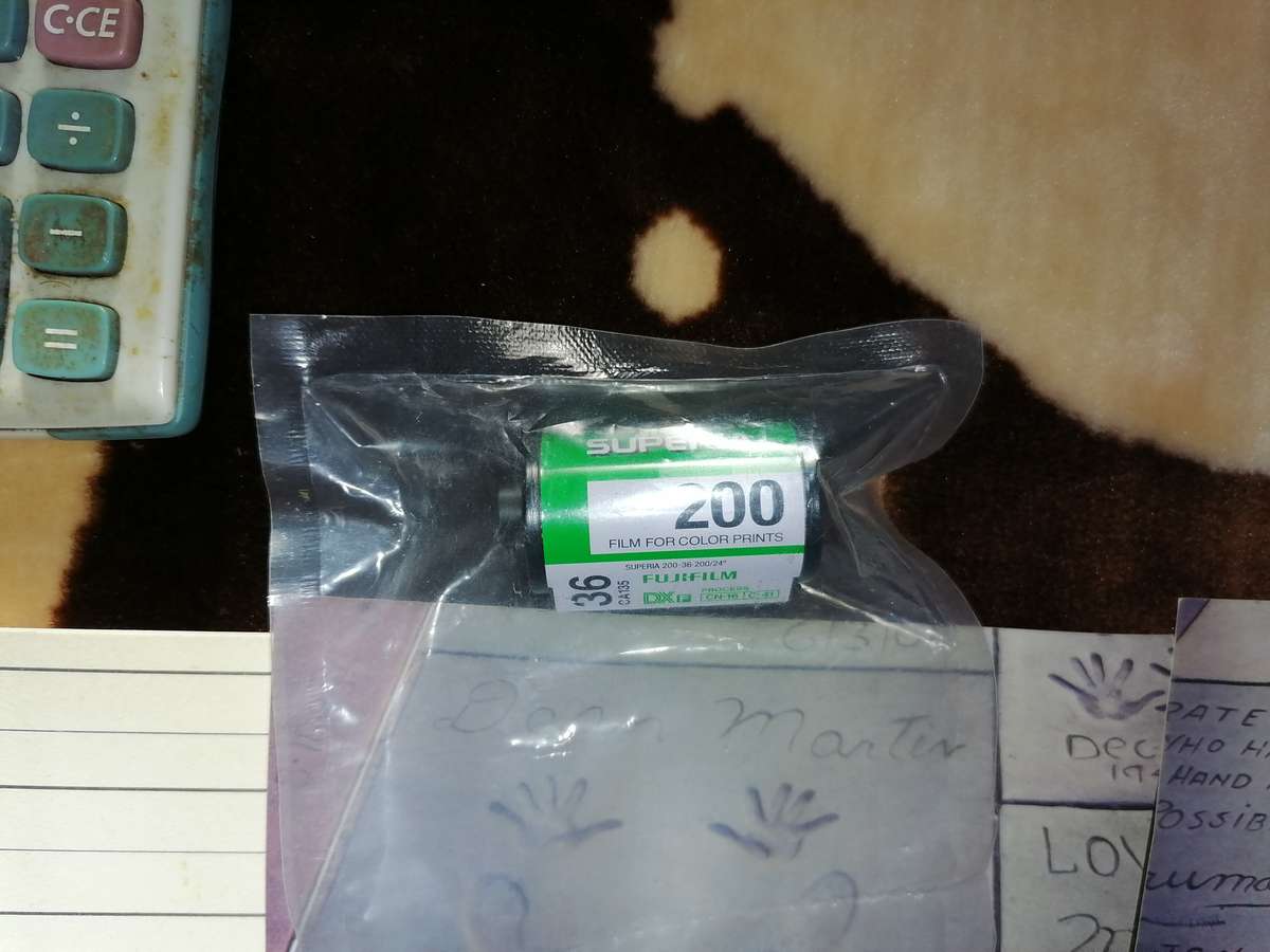 Large collection of vintage items here.