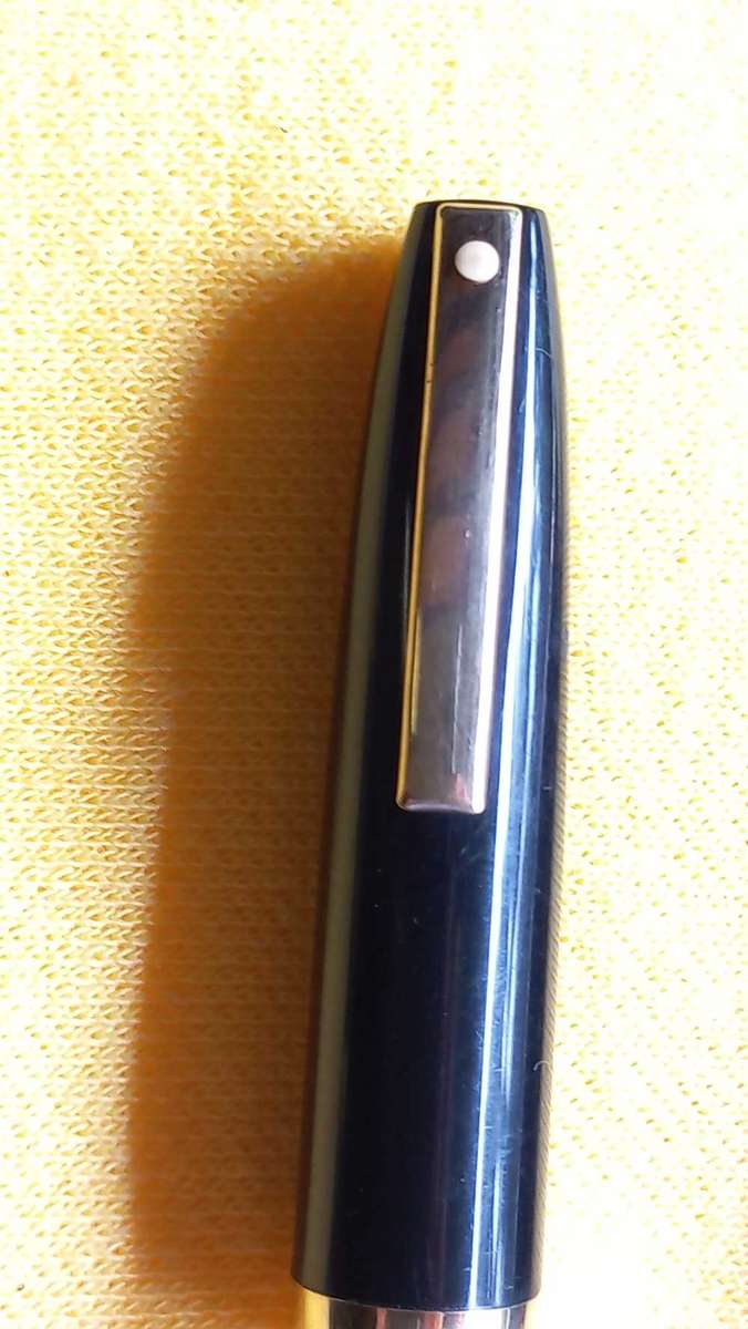 Vintage Sheaffer fountain pen- white dot