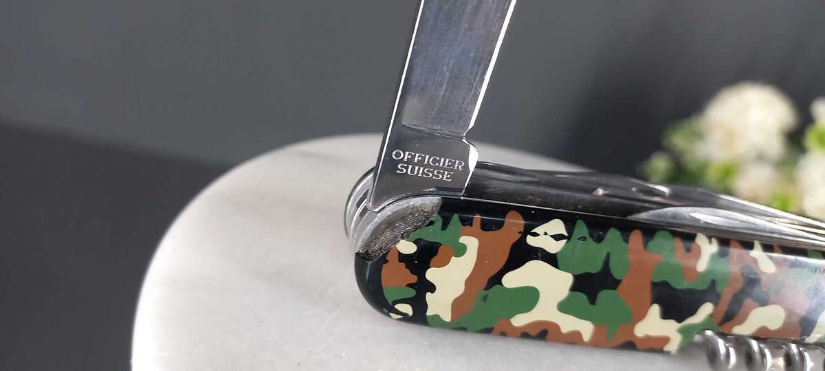 Victorinox pocket knife Multilayers Officers Suisse