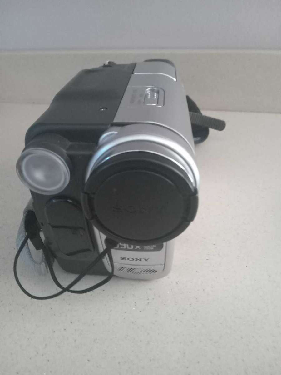 SONY CCD TRV 238 HANDYCAM HI8