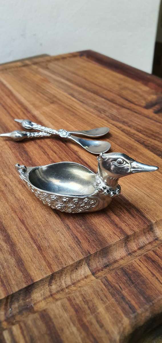 Beautiful Jenna Clifford 950 Duck with 2 spoons