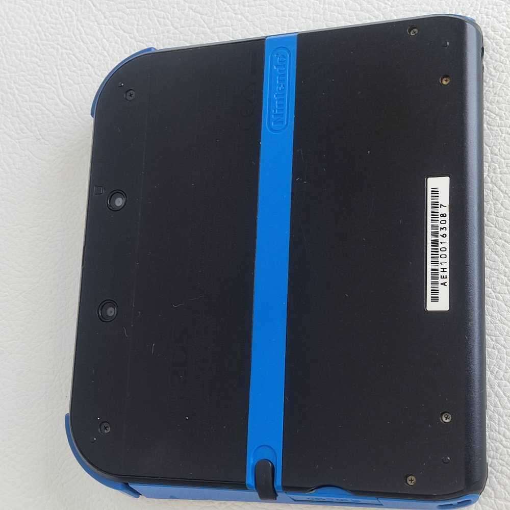 Nintendo 2DS (Wedge) Console +Games