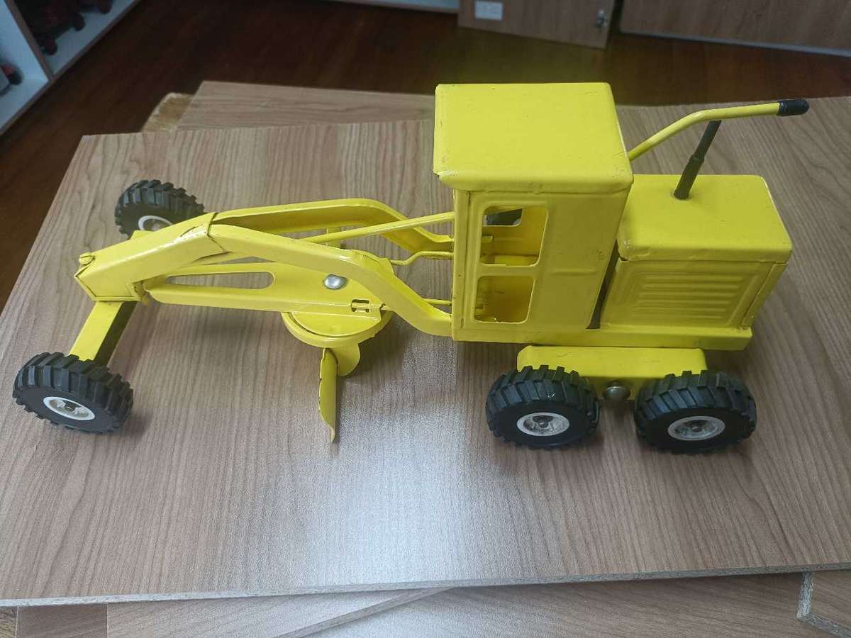 Excellent condition Vintage steel tinplate Olti Strike Grader South Africa farm