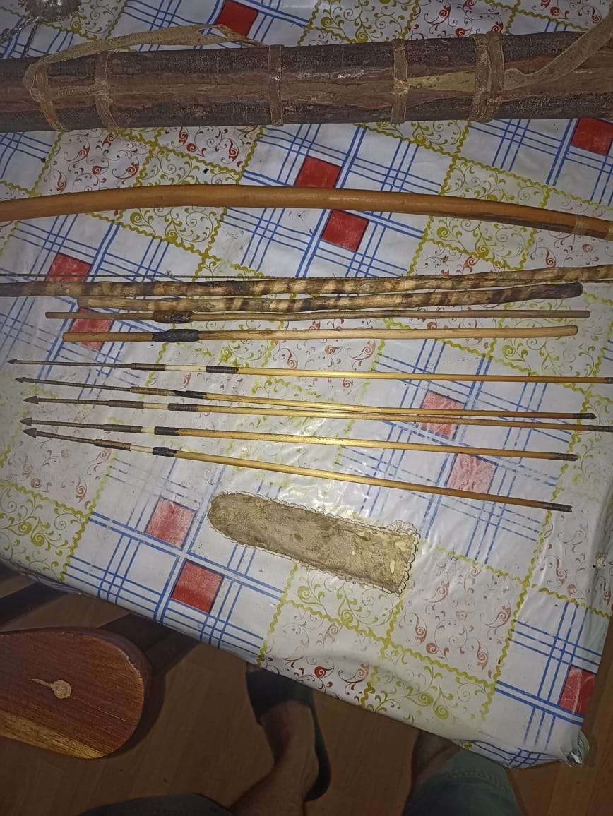 Koisan /Bushman bow and spheres