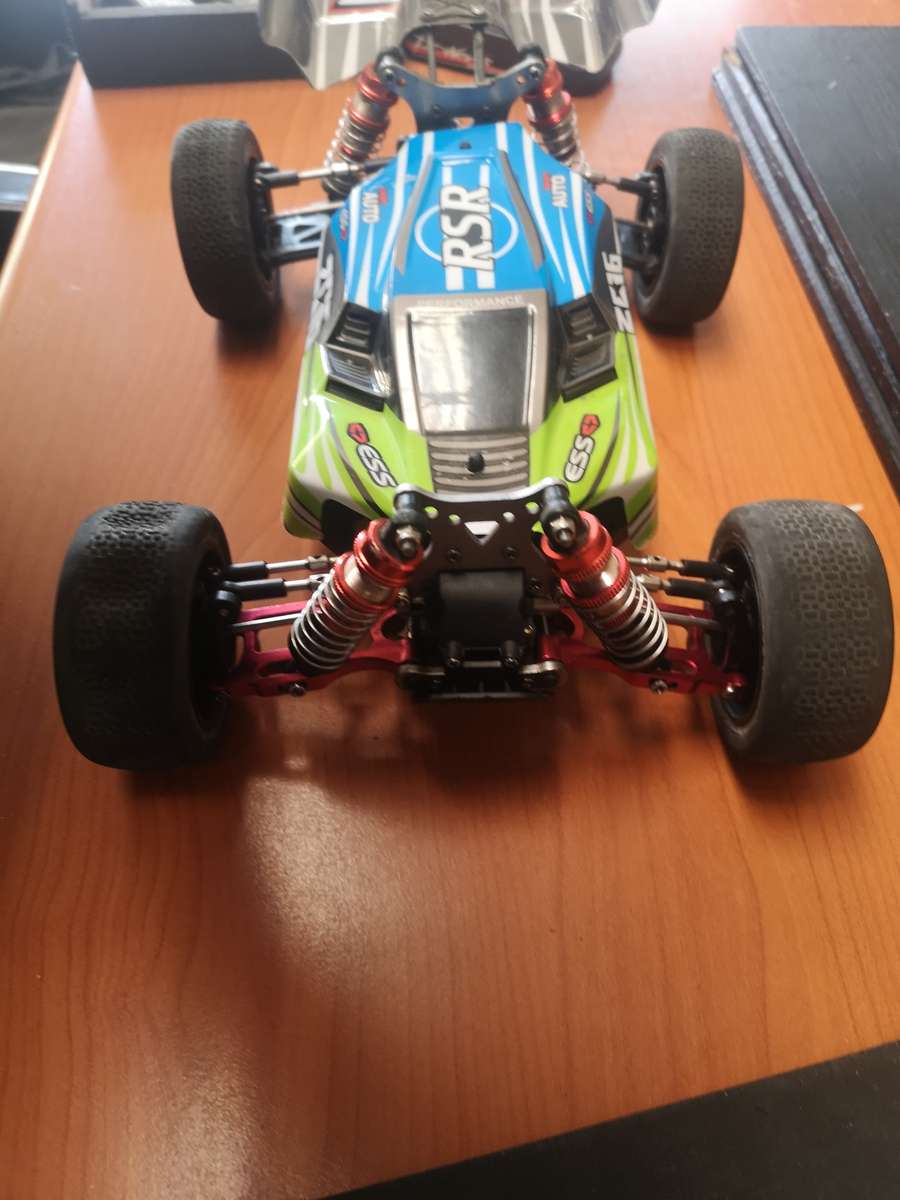 Rc car wltoys 144001