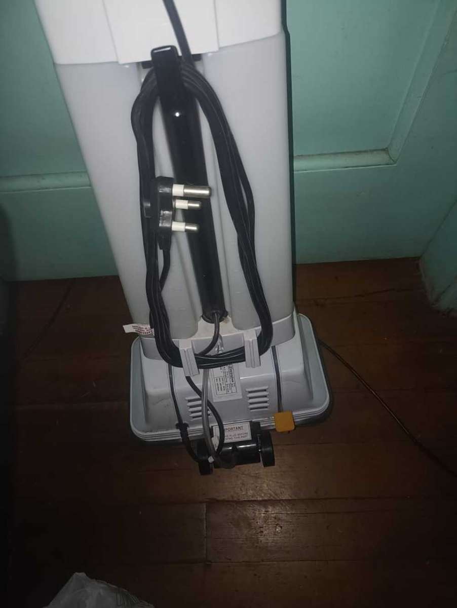 ELECTROLUX 6 in 1 carpet shampooer