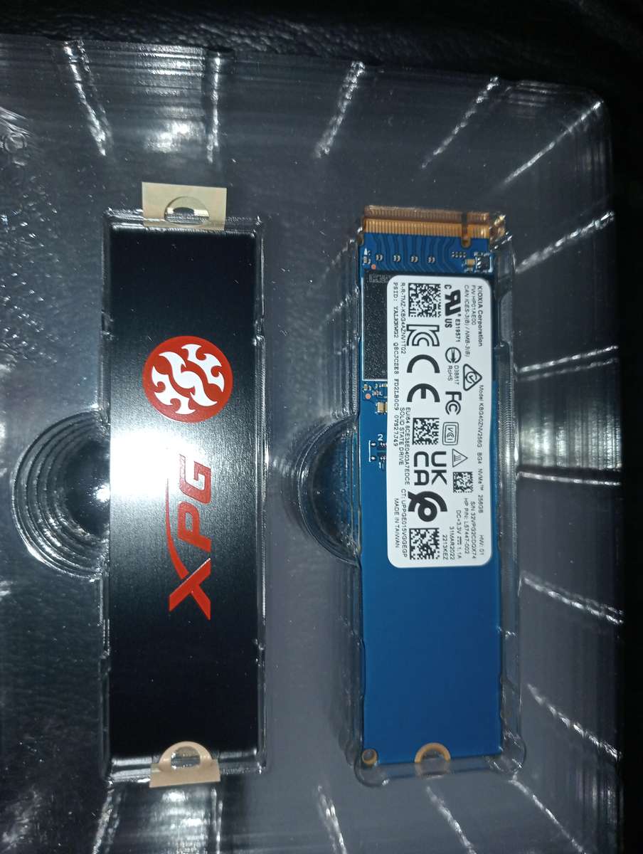 20 x 256gb Nvme drives.  Removed from new laptops