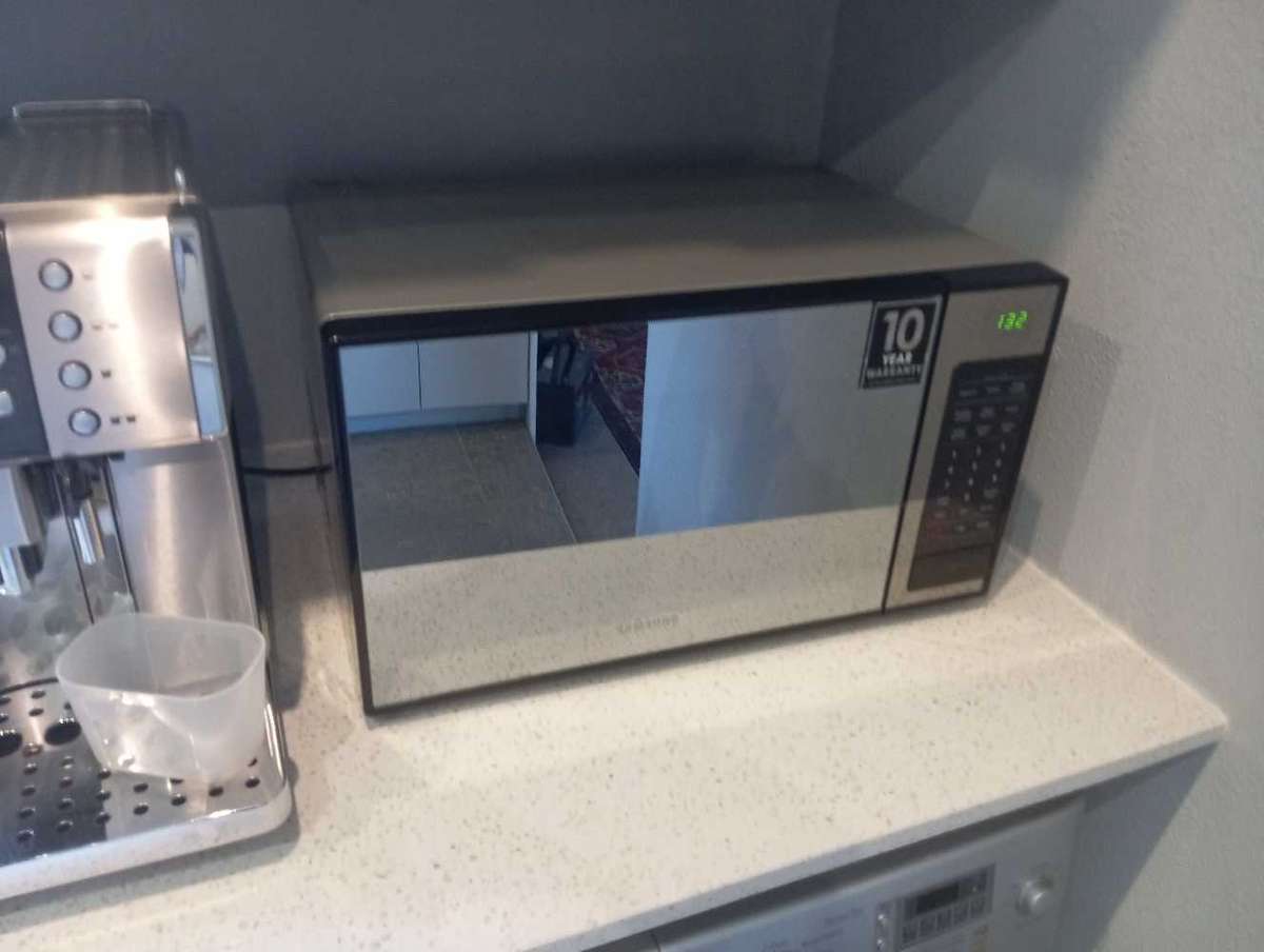 Samsung  32 l  Electronic Microwave Oven