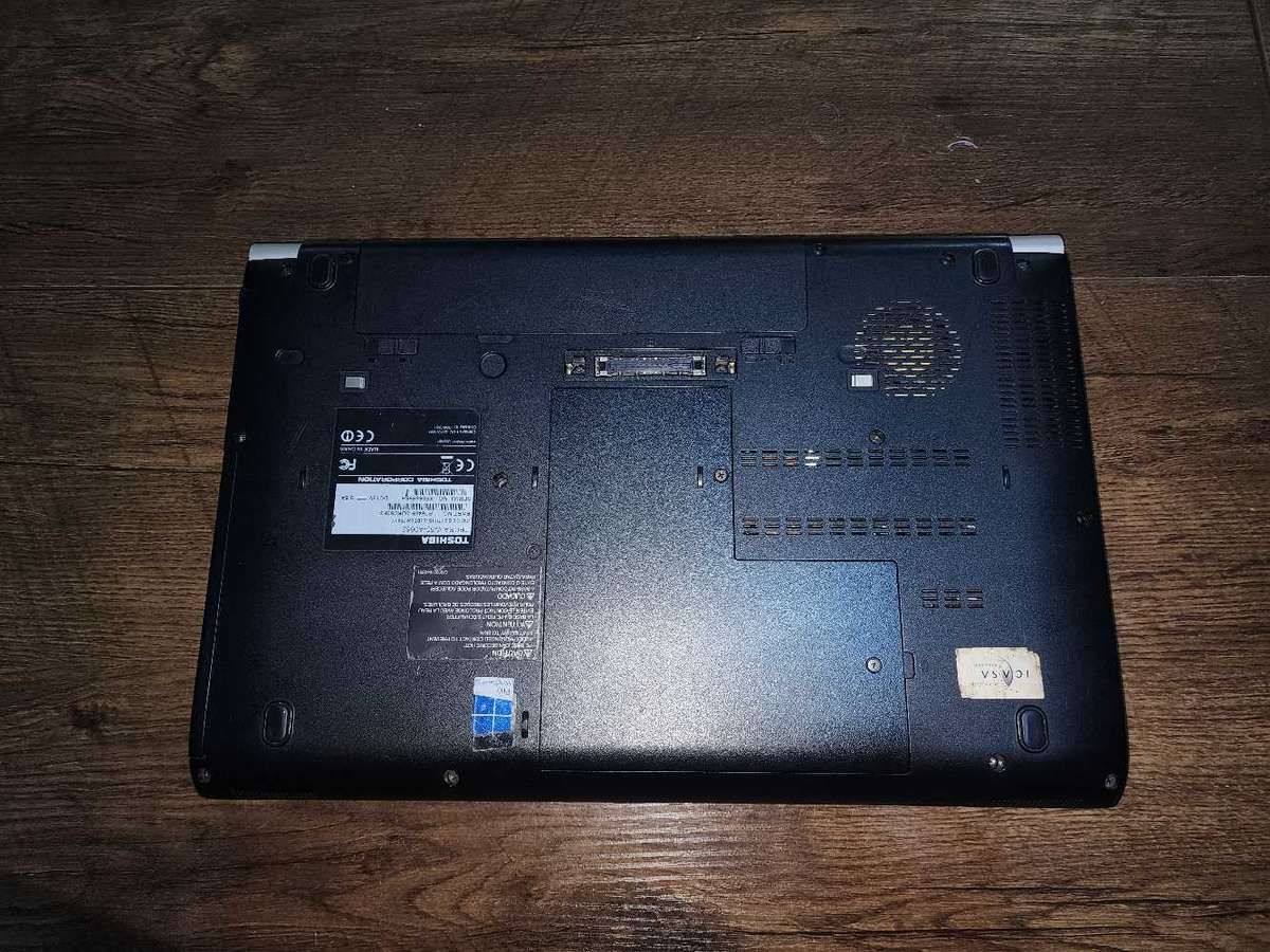 TOSHIBA TECRA W50 A0662 WORKSTATION SEMI GAMING LAPTOP FOR SALE