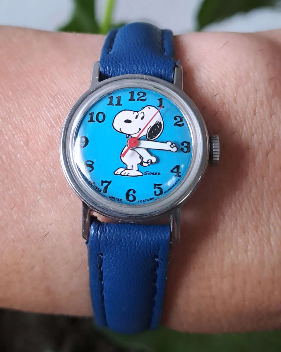 Vintage Snoopy Manual Wind Watch