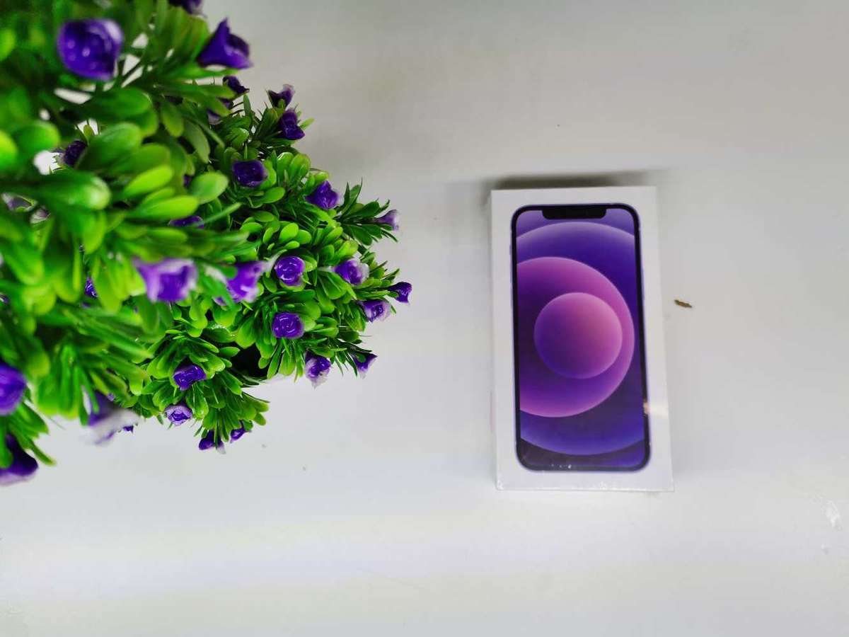 Iphone 12 mini 64gig