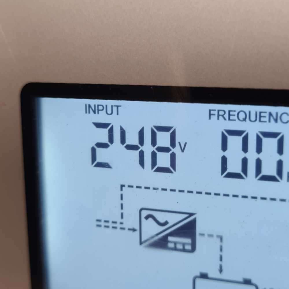 Mecer m-1000w inverter with battery.