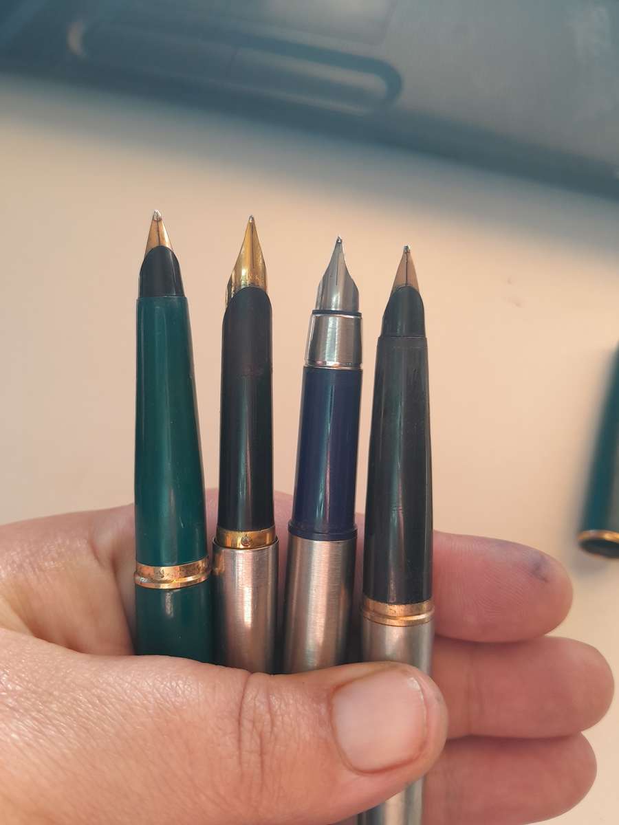 Vintage Parker pen made in England ×4