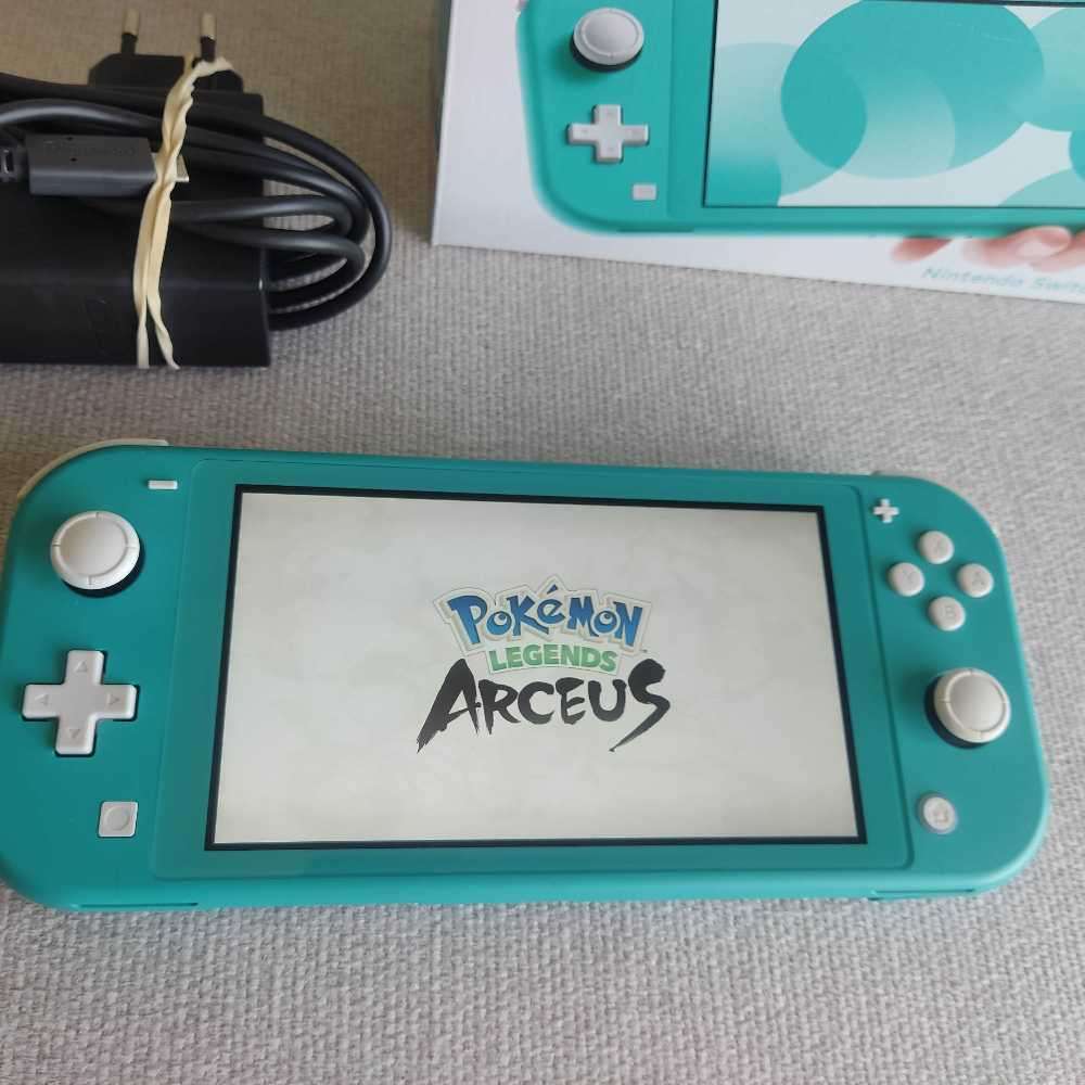 Nintendo Switch Lite console +box