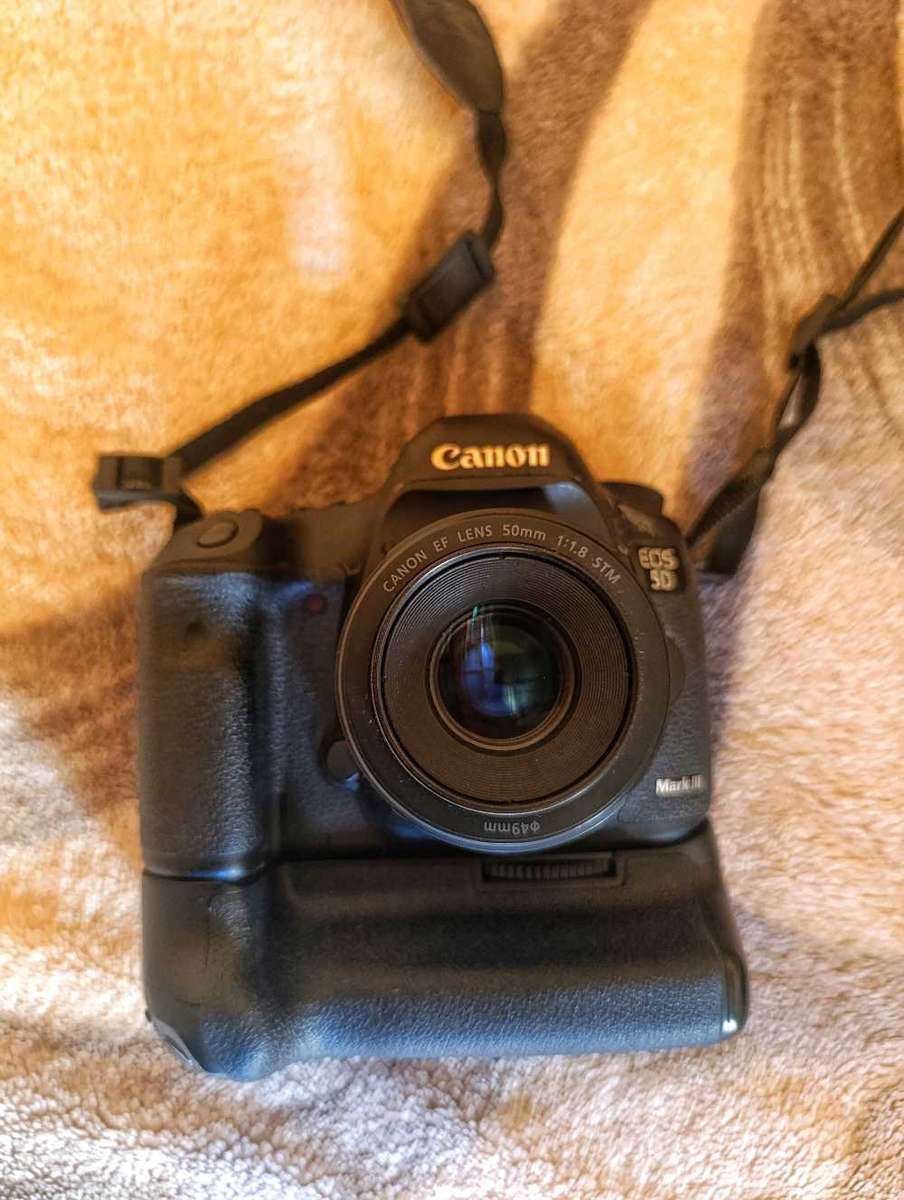 Canon EOS 5D Mark iii 22.3MP + Grip