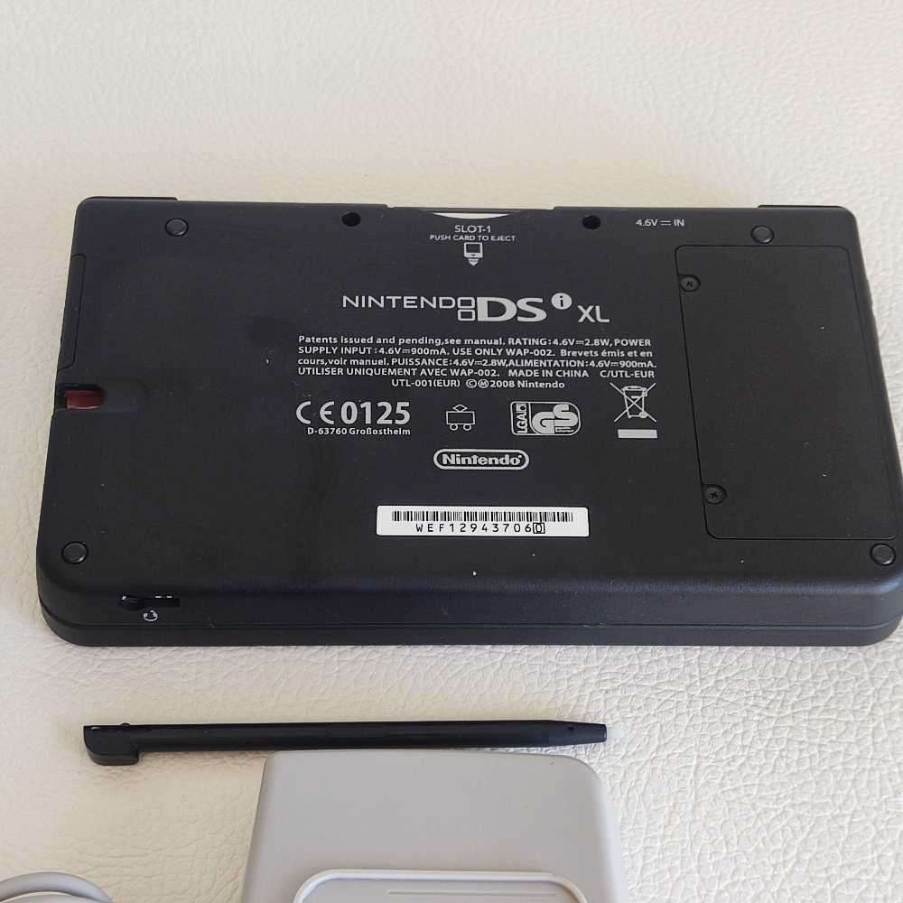 Nintendo Dsi XL console Super Mario Bros 25th anniversary edition +Game