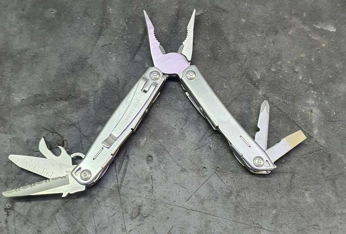 Leatherman side kick