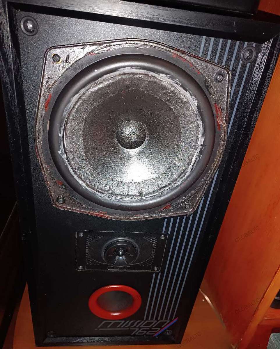 Mission 762 speaker set left and right.