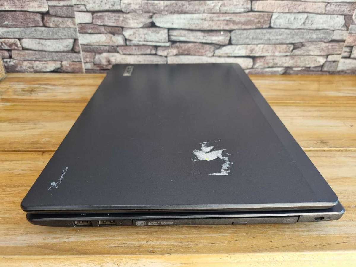 Acer Travel Mate Core i3/ 6GB RAM/ 500GB HDD/ Windows 10 Pro