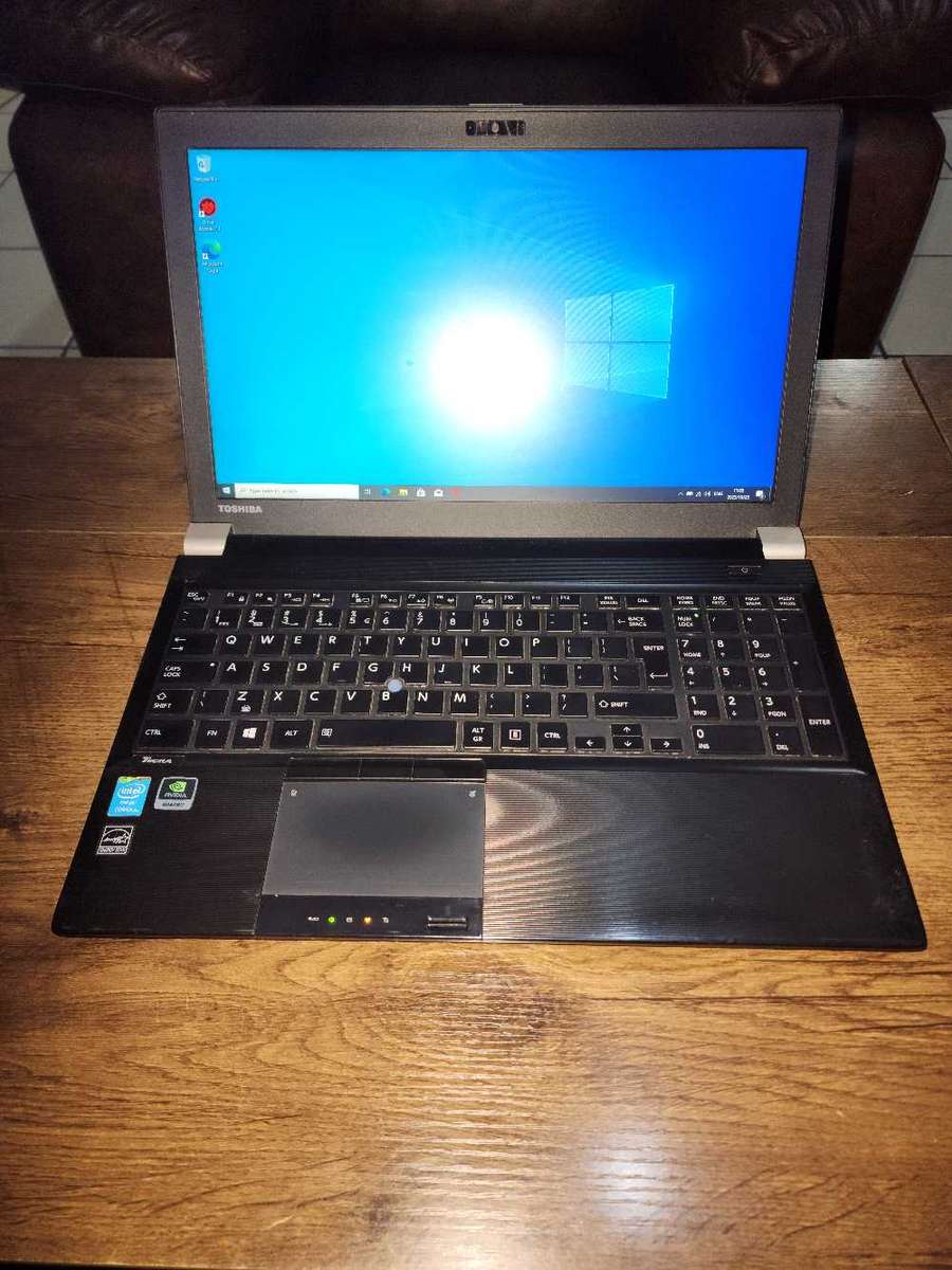 TOSHIBA TECRA W50 A0662 WORKSTATION SEMI GAMING LAPTOP FOR SALE