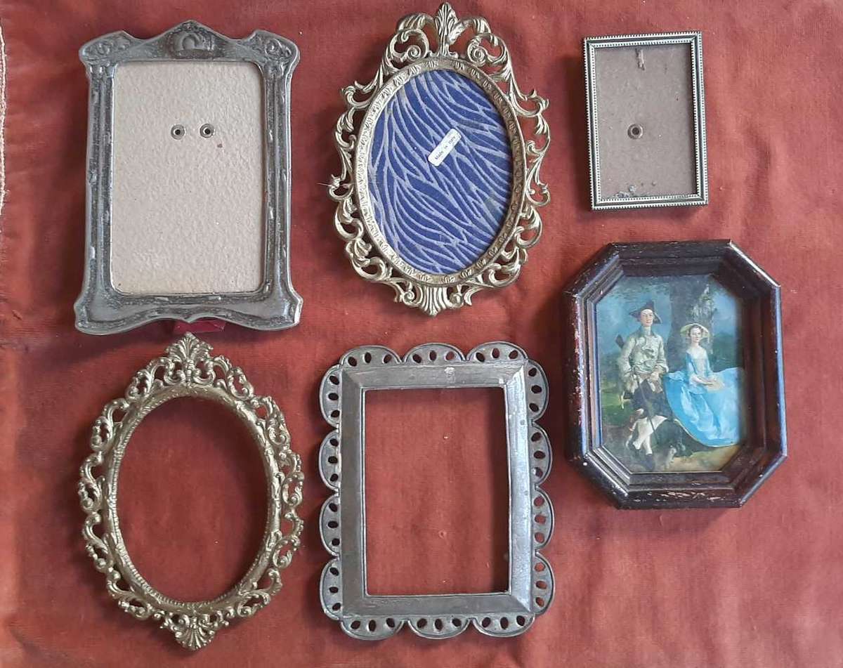 Job lot of small vintage frames 15-20cm