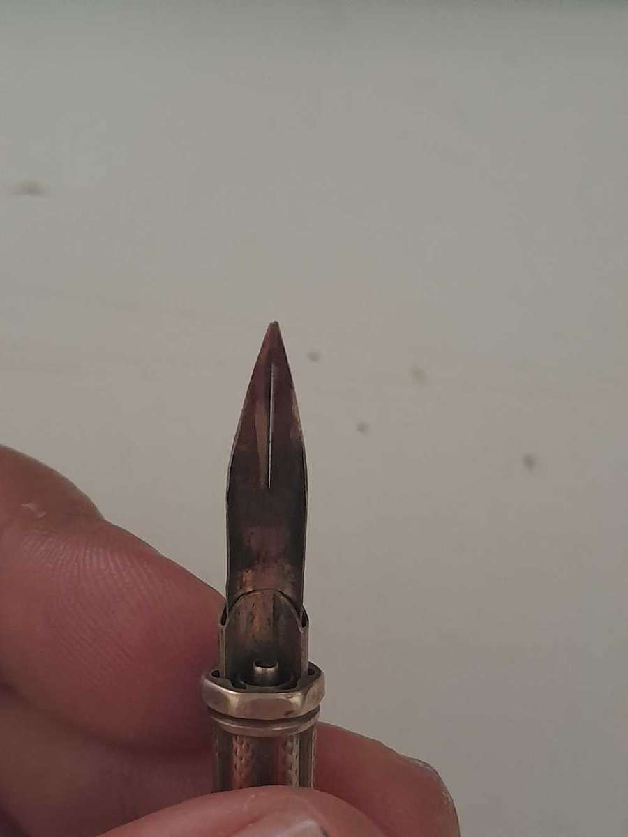 Vintage Diamond no 2 pointed with pencil