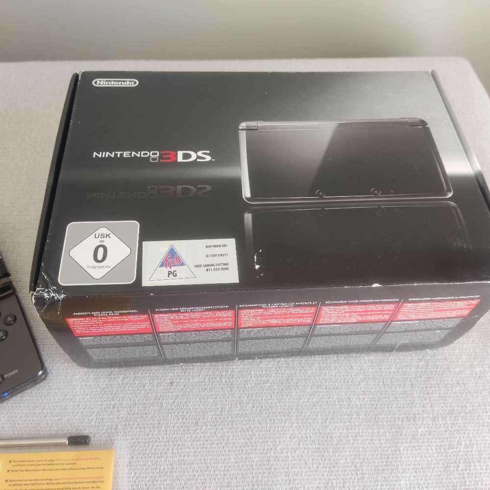 Nintendo 3ds European region Console +box