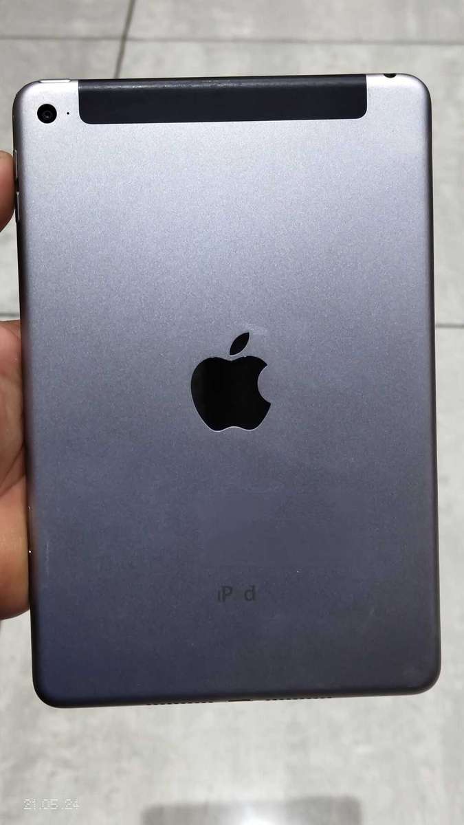 Apple iPad mini 4 16GB cellular+ wifi Space Gray (Pre Owned)