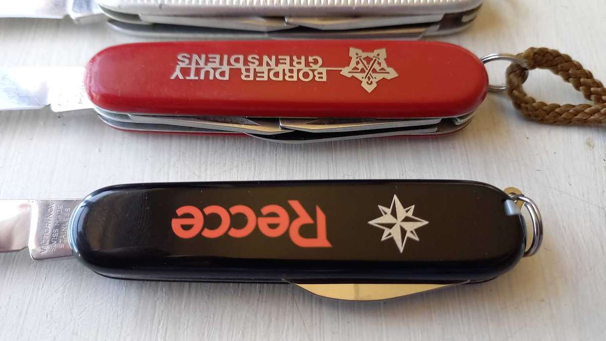 Knife collection border war Era Victorinoxes