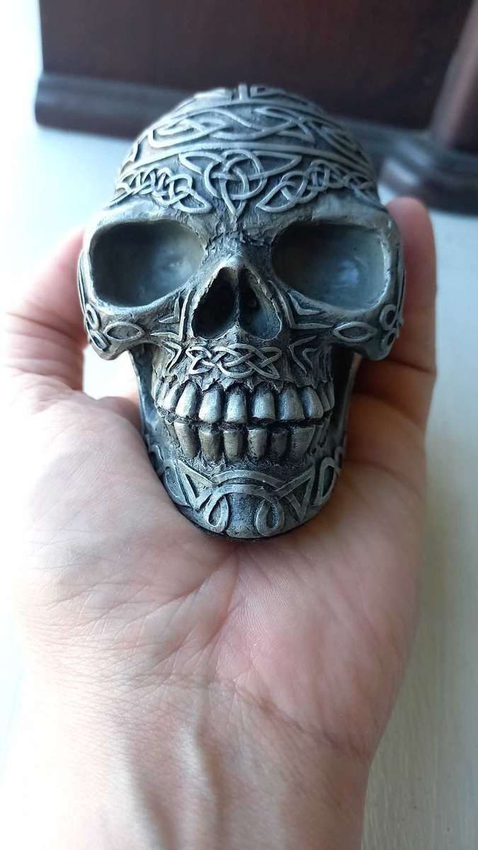 Skull Celtic ornament/figurine