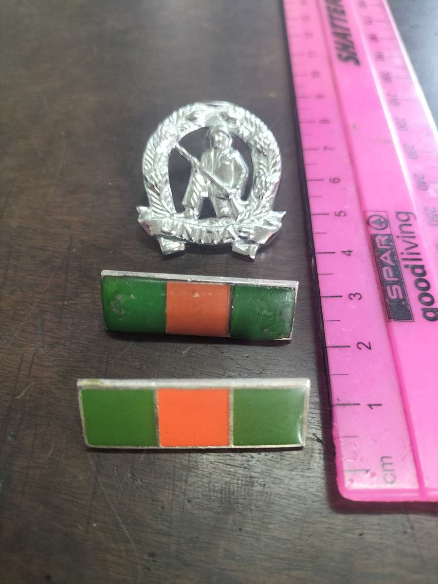 SADF Commando Beret Balkies + Badge (3x Items)