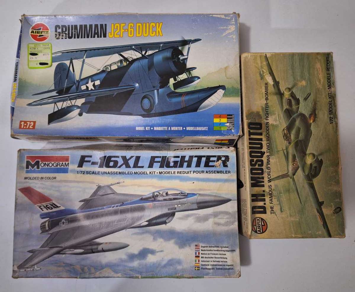 3 x Model planes