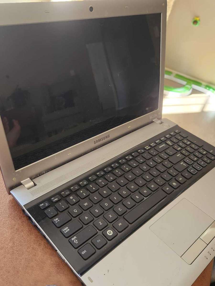 Laptops x 2 for Spares/ Repairs - Sony Vaio & Samsung