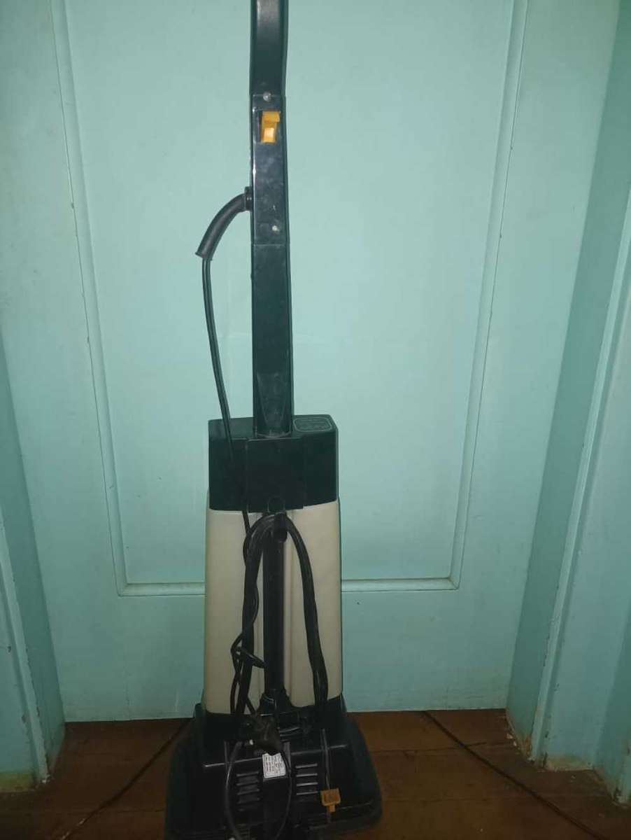 Electrolux 7 in 1 carpet shampooer