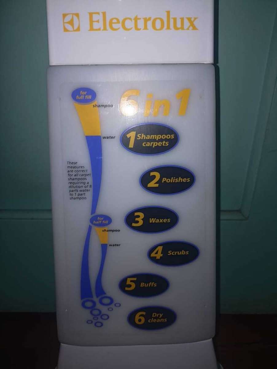 ELECTROLUX 6 in 1 carpet shampooer