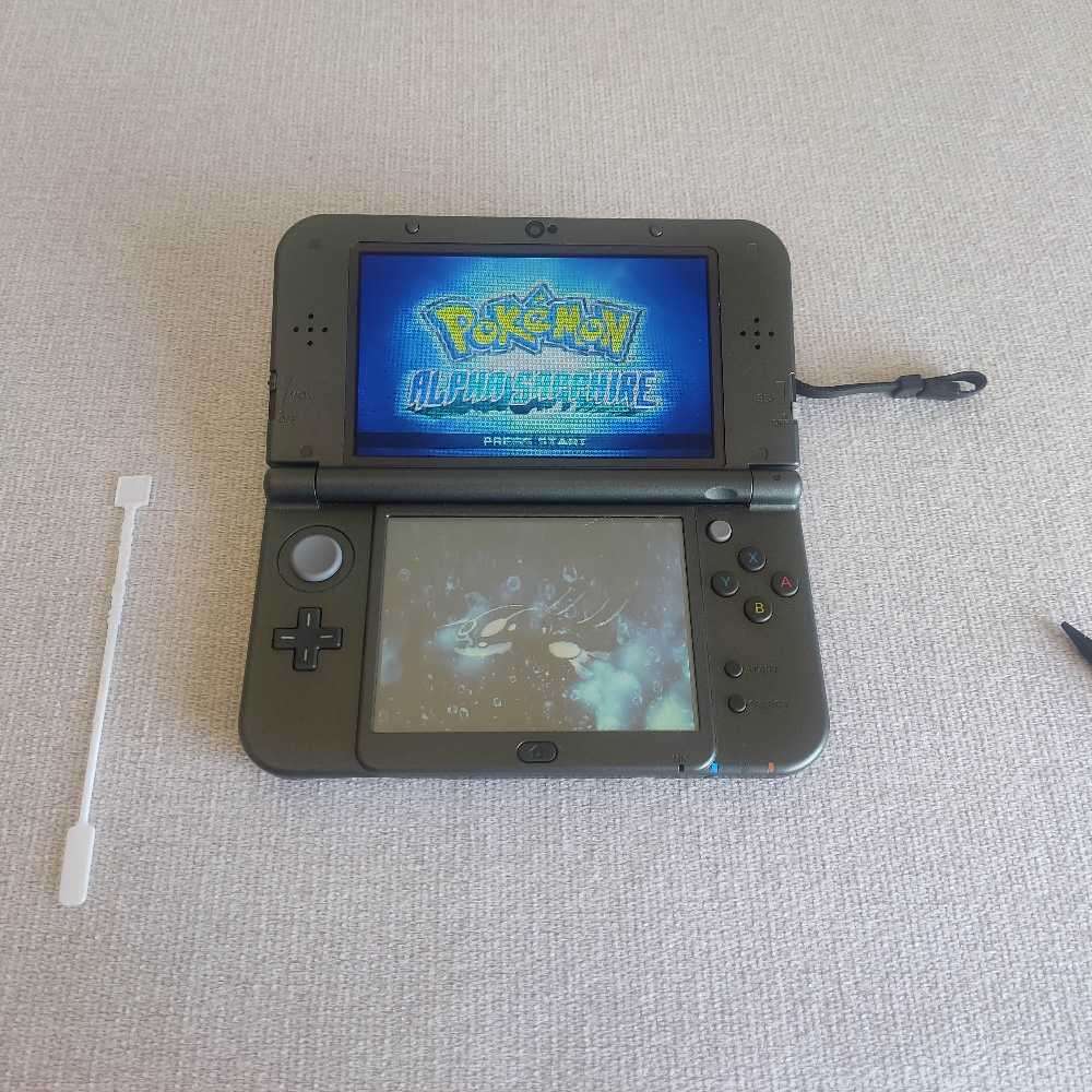 `New` Nintendo 3dsxl console with original stylus and charger