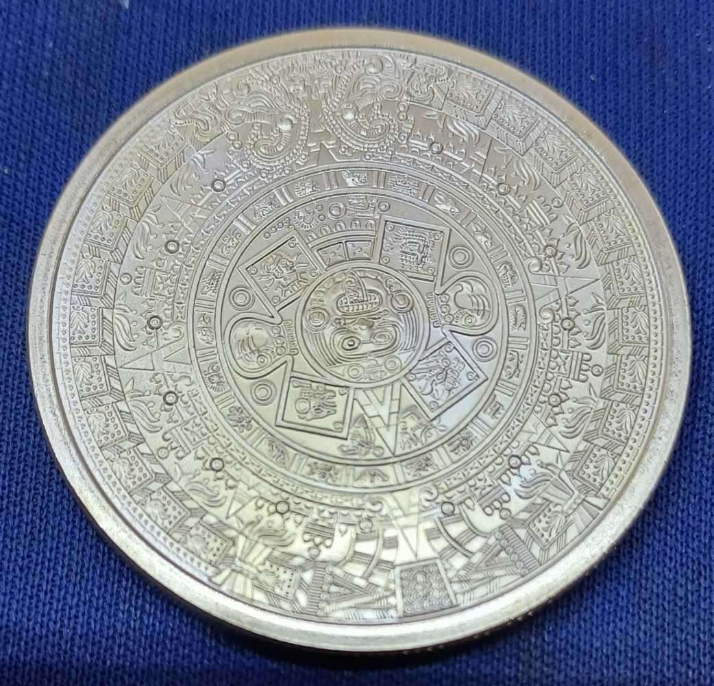 1oz .999 Silver Aztec Calender Coin Perfect Condition