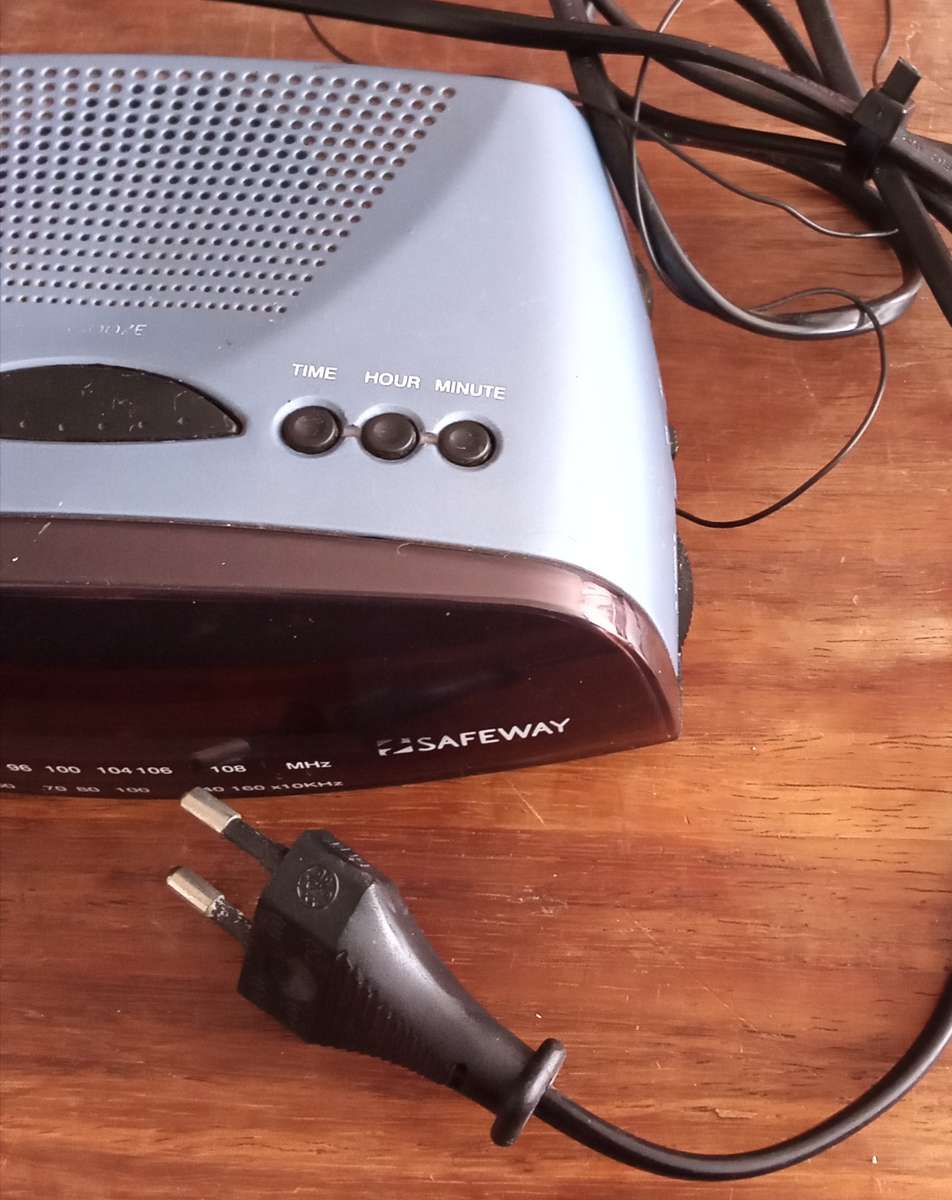 Vintage Safeway Radio/Alarm/Clock Watch