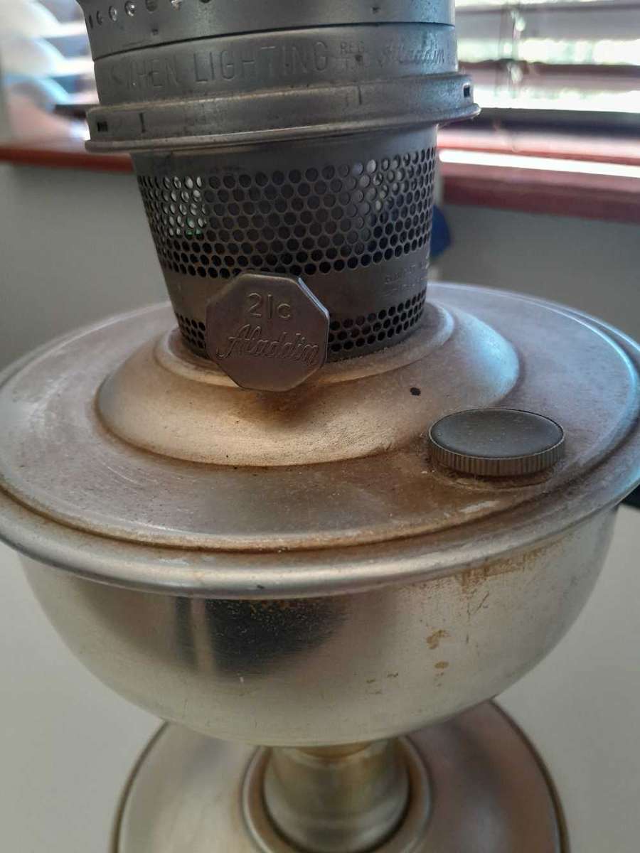 Vintage Aladdin lamp
