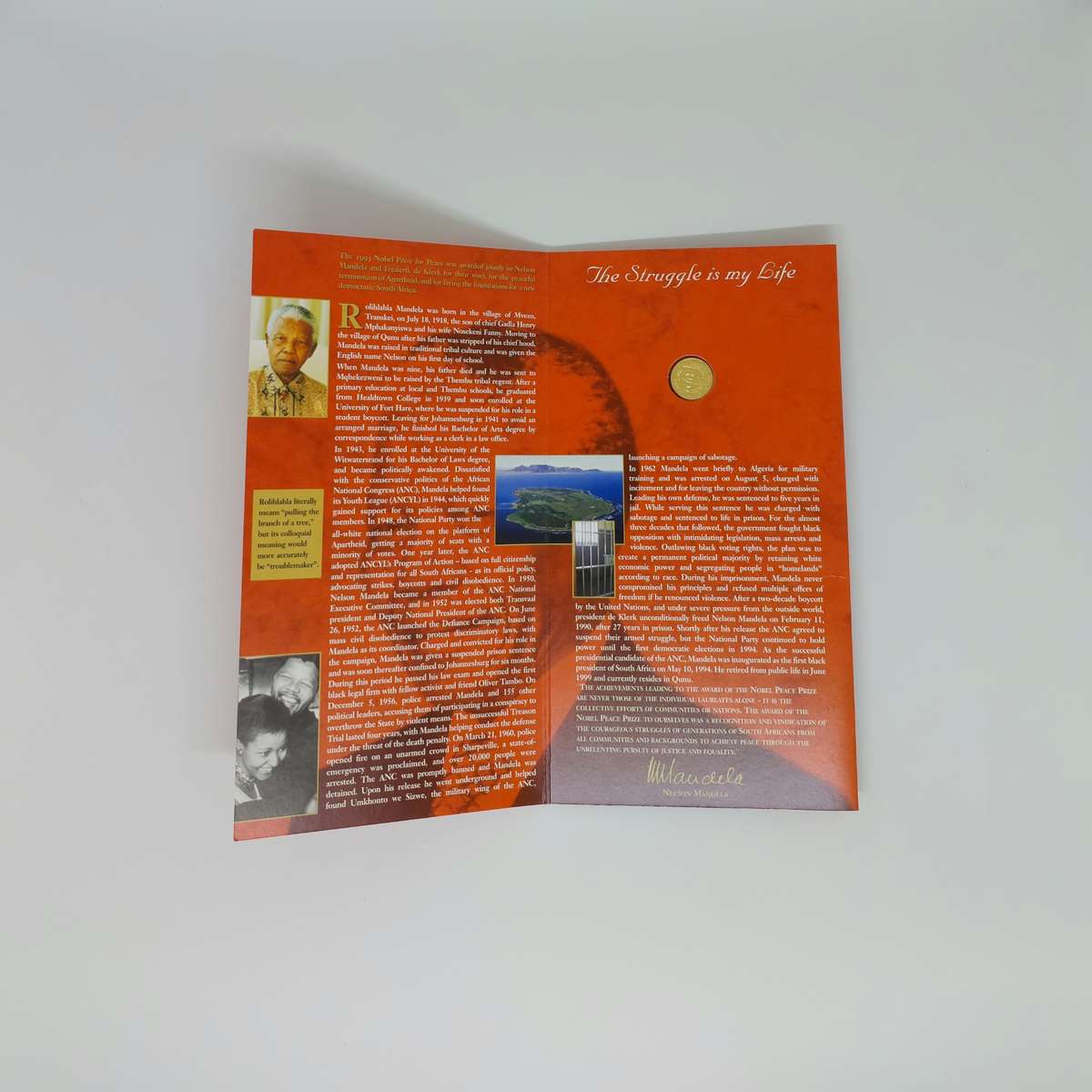 NELSON MANDELA COMMEMORATIVE MEDAL 1/10 OZ PURE GOLD IN BROCHURE NOBEL LAUREATES