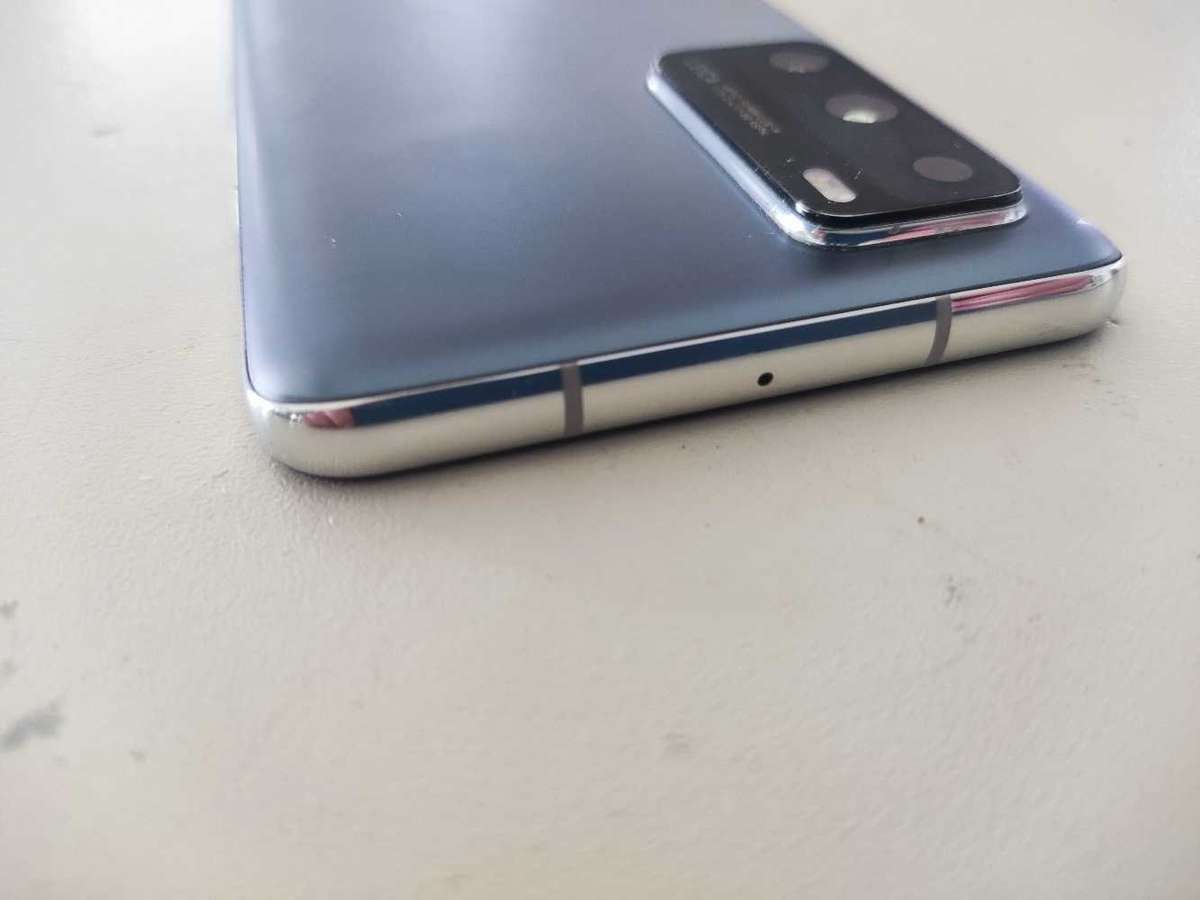 Huawei P40 8GB Ram and 128GB Rom **Silver Frost** with Box and Charger