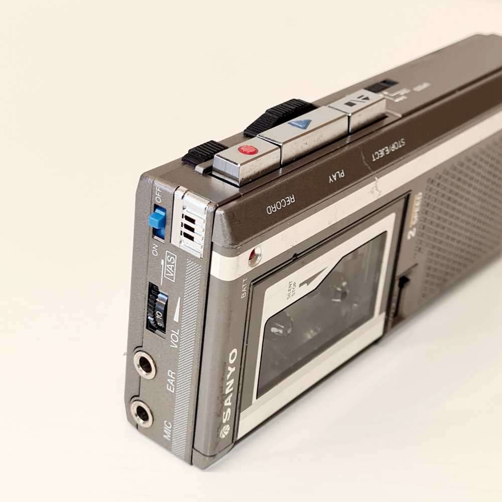 VINTAGE SANYO MICROCASSETTE recorder and player