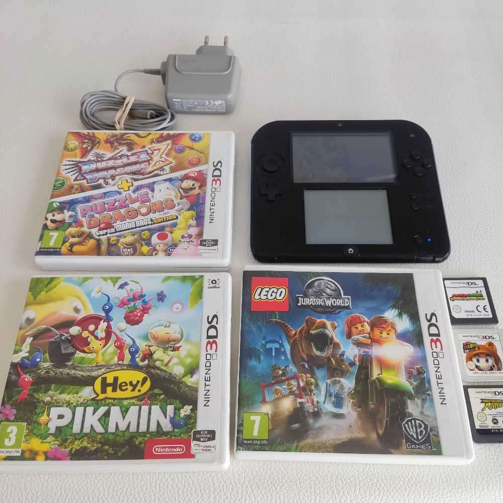 Nintendo 2DS (Wedge) Console +Games