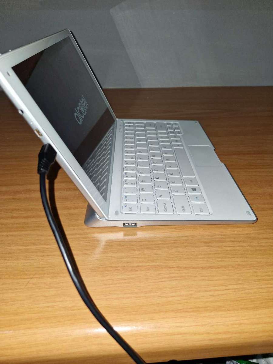 Alcatel Plus 10 2-in-1 Tablet