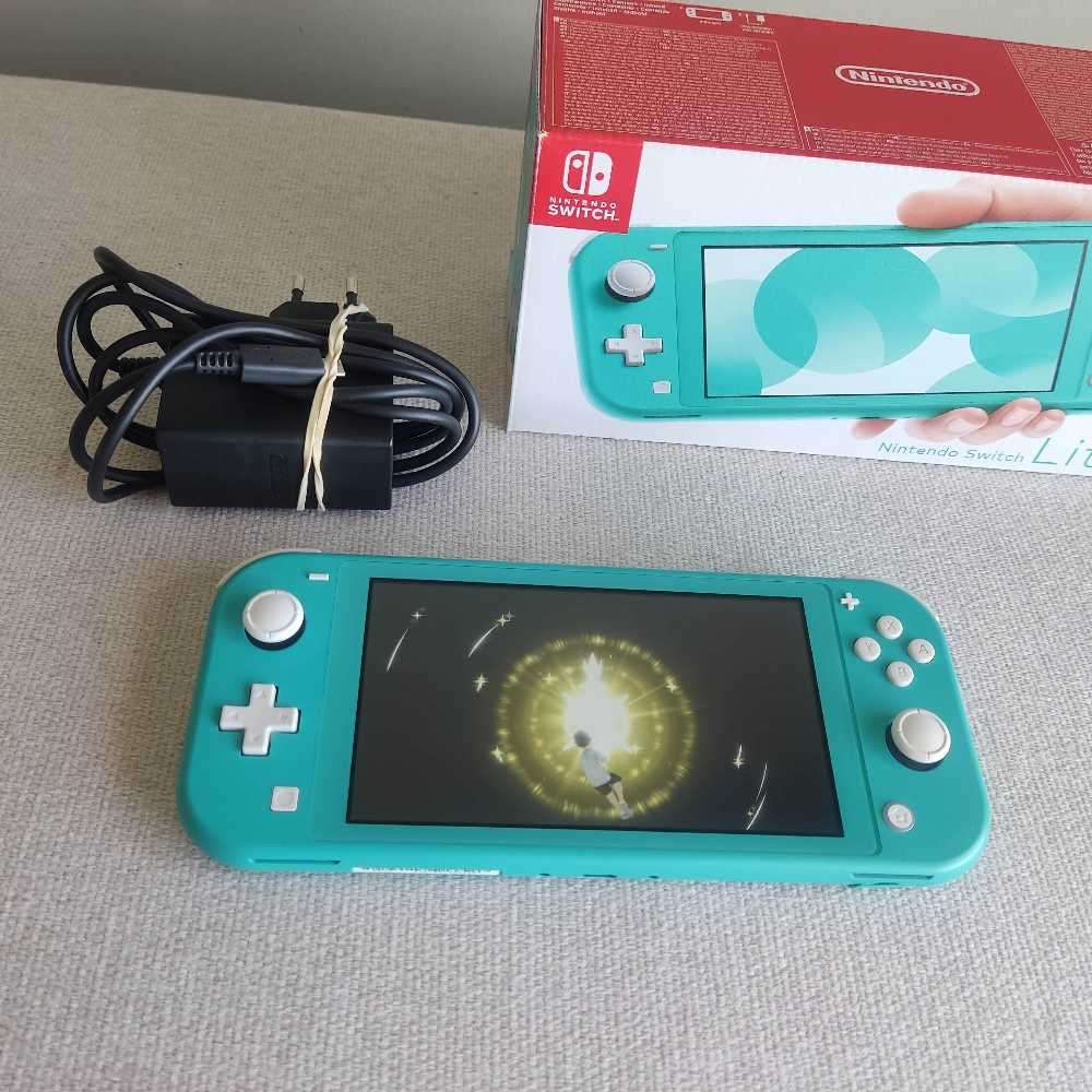 Nintendo Switch Lite console +box