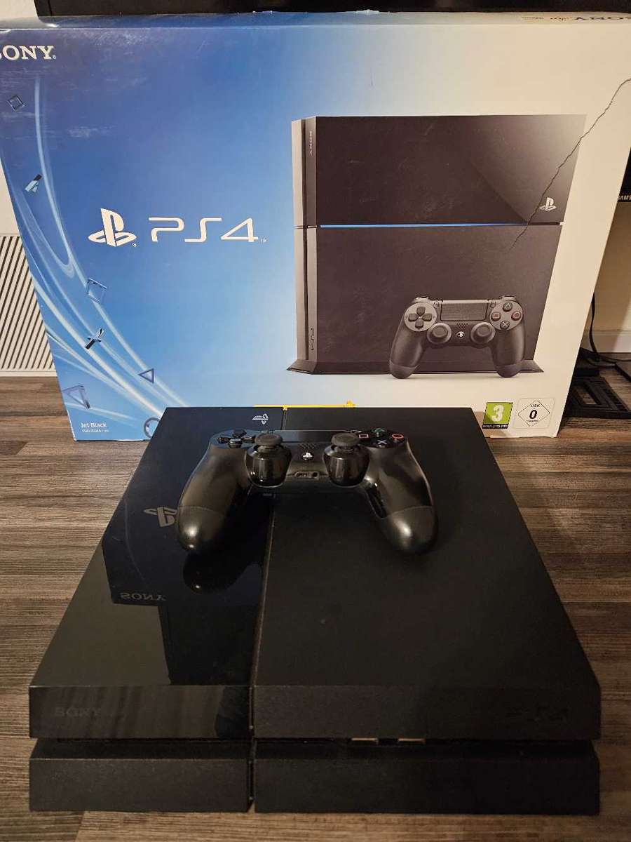 Playstation 4 Console