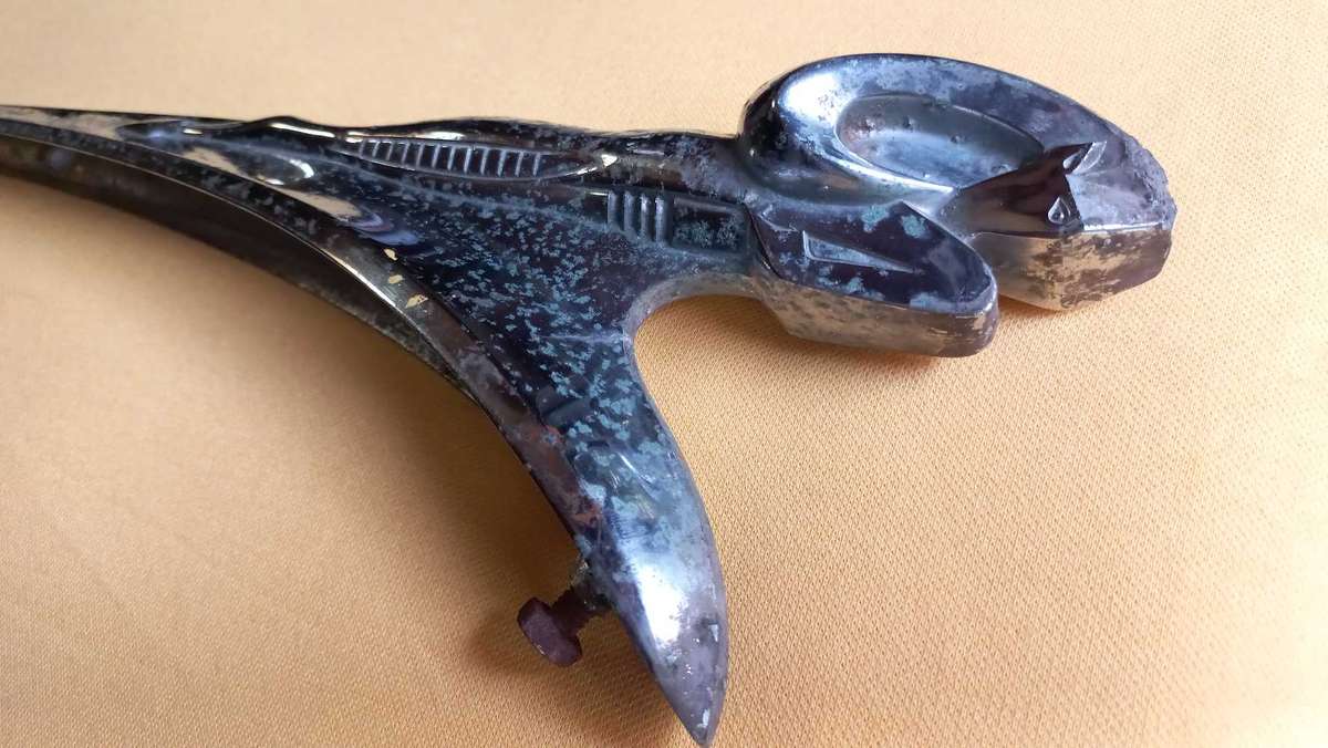 Dodge truck hood ornament