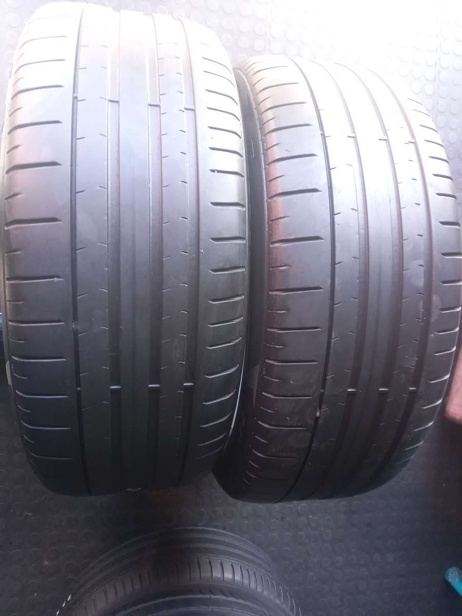 245/45/20 Pirelli Pzerro. Non runflat. 70%
