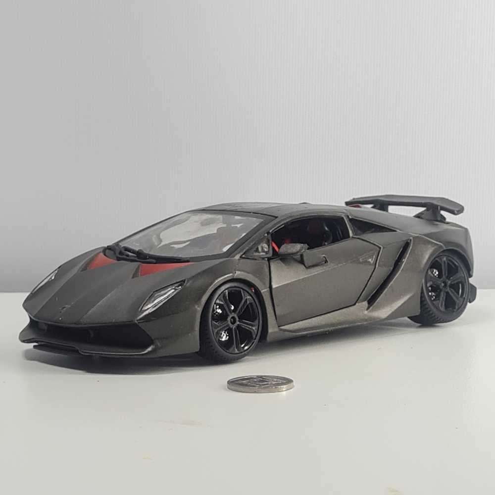 Lamborghini Sesto Elemento Matt Grey 124 Diecast Car Model by Bburago