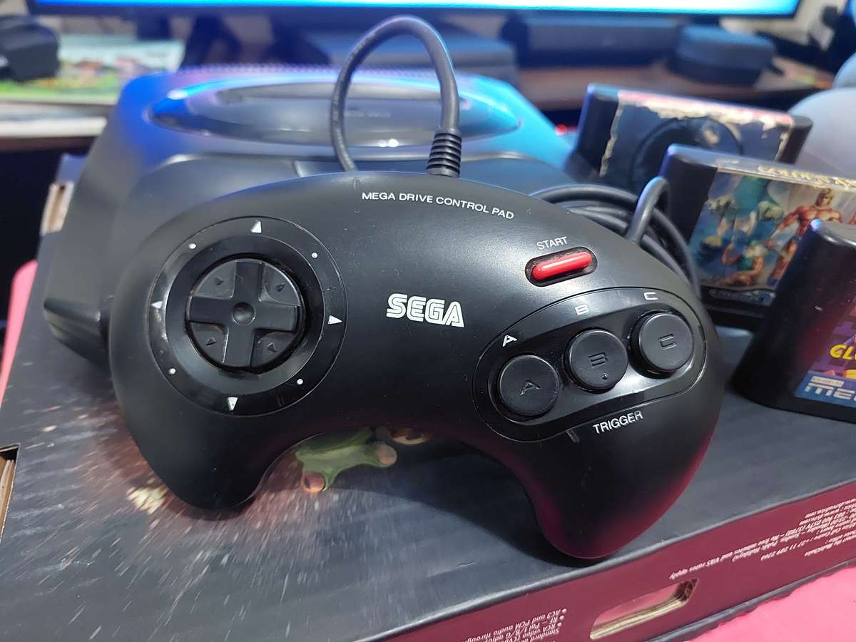 Sega megadrive 2 + 3 Games